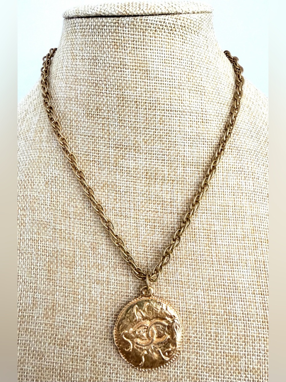 CHANEL Vintage CC Coin Medallion Gold Necklace 16” + COA - Picture 5 of 11
